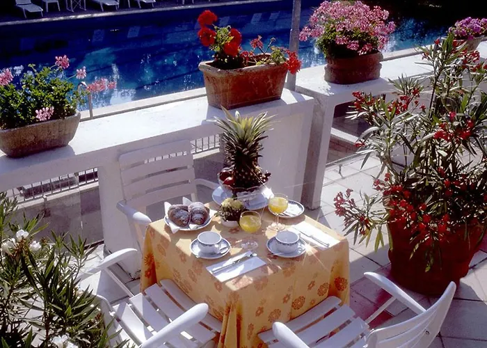 Britannia Hotel 4*