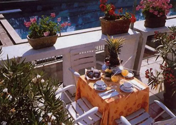 فندق Britannia 4*